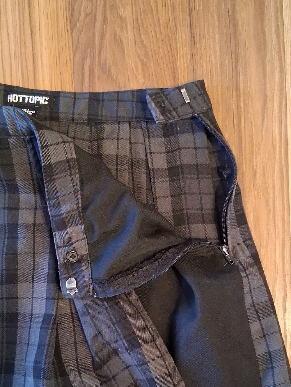 Vintage Hot Topic Black & Gray Plaid Pleated Mini Skirt with Buckle Detail - Picture 5 of 10